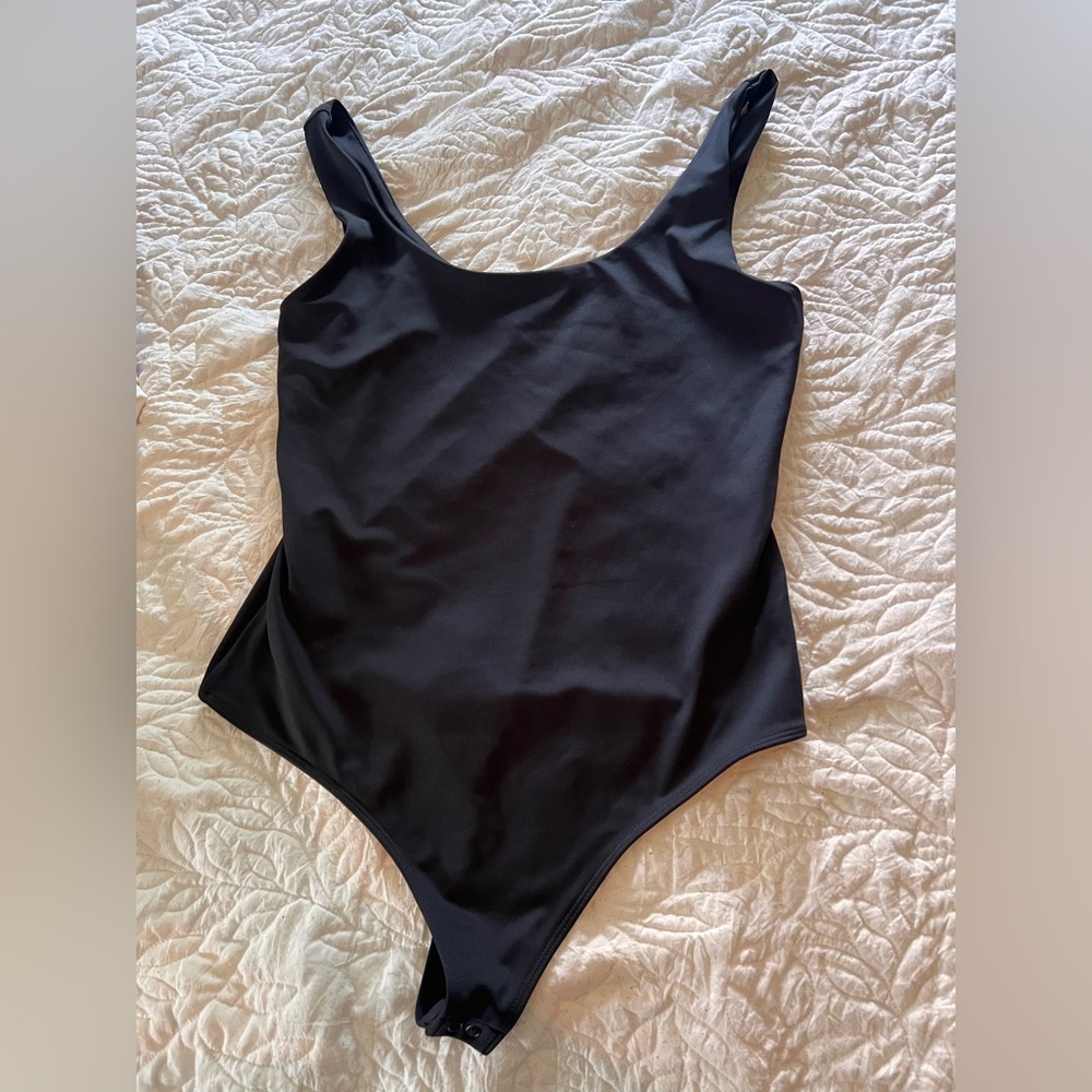 Express thong bodysuit NWT black size large